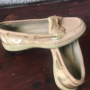 Sperry topsider angelfish